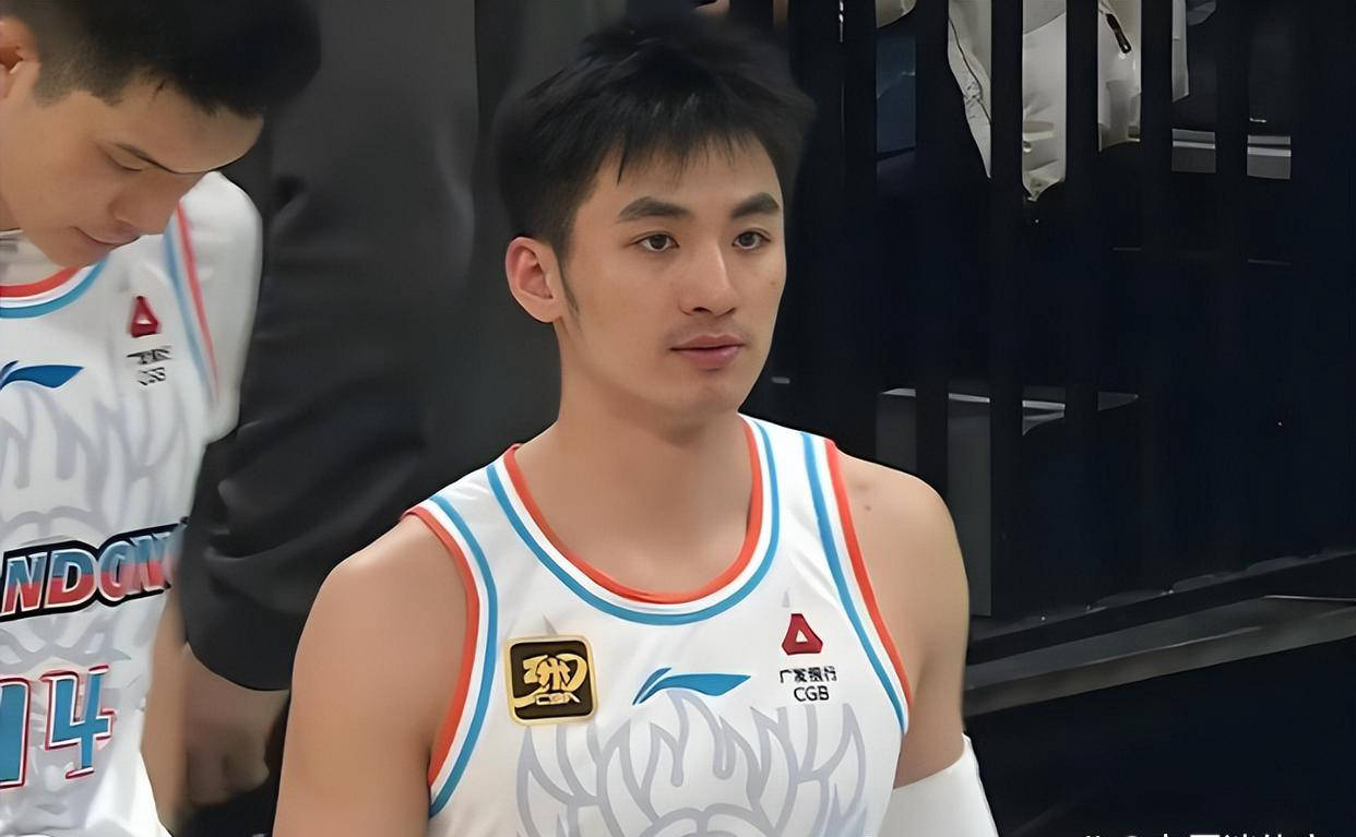 CBA常规赛集结日再迎强敌，山东男篮篮板制胜，主帅态度：态度坚定，年轻球员得到机会的简单介绍-九游娱乐